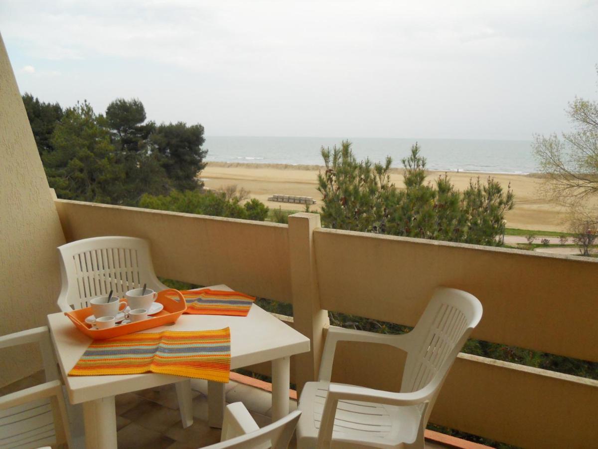 Condominio Carina Sud Бибионе Екстериор снимка