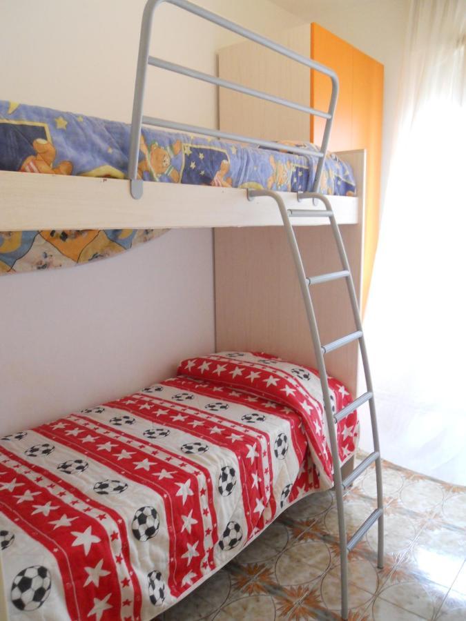 Condominio Carina Sud Бибионе Екстериор снимка