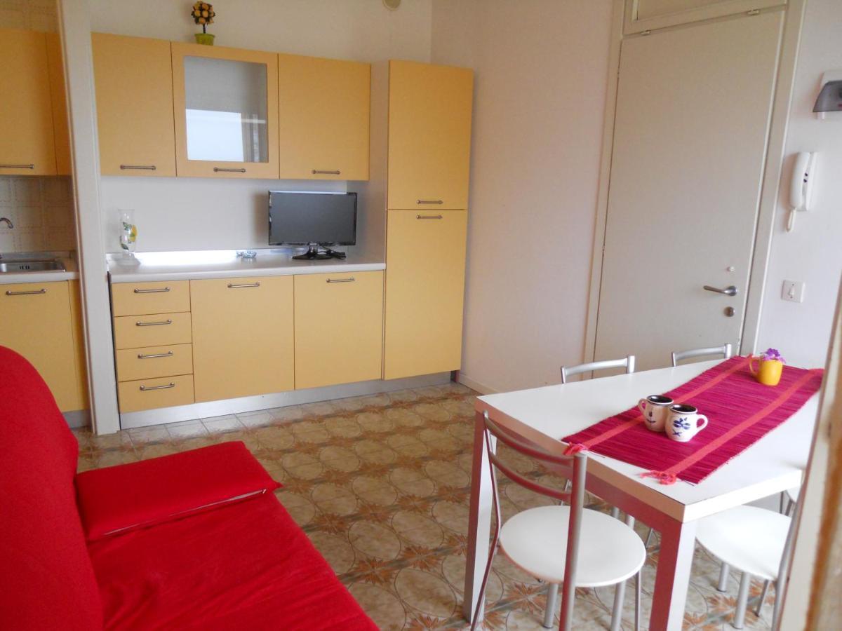 Condominio Carina Sud Бибионе Екстериор снимка
