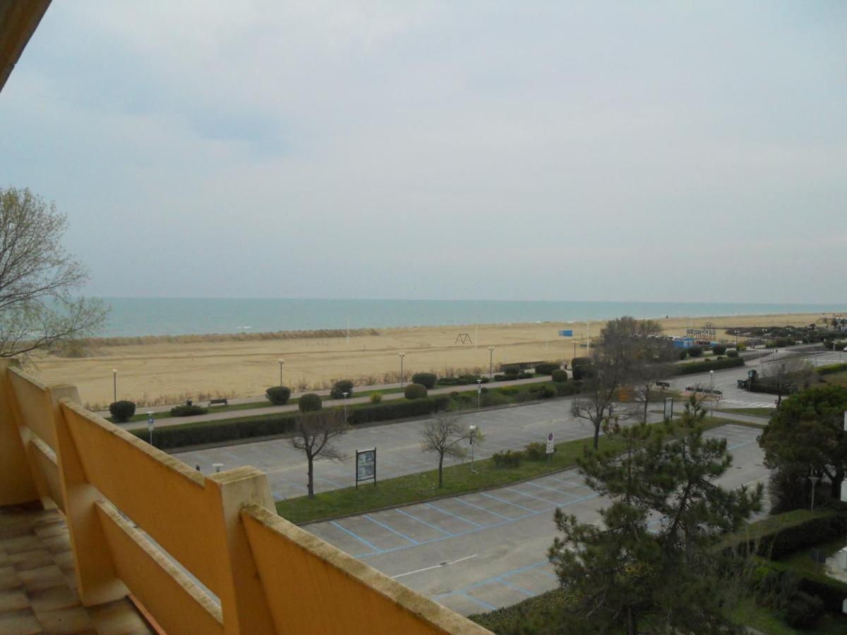 Condominio Carina Sud Бибионе Екстериор снимка