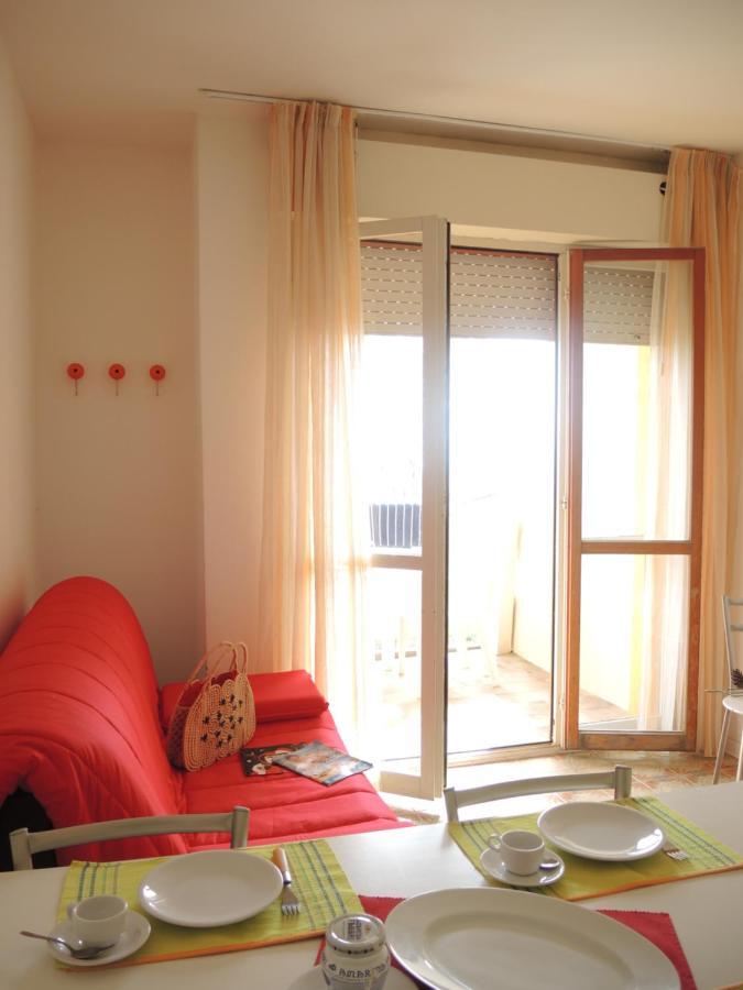 Condominio Carina Sud Бибионе Екстериор снимка