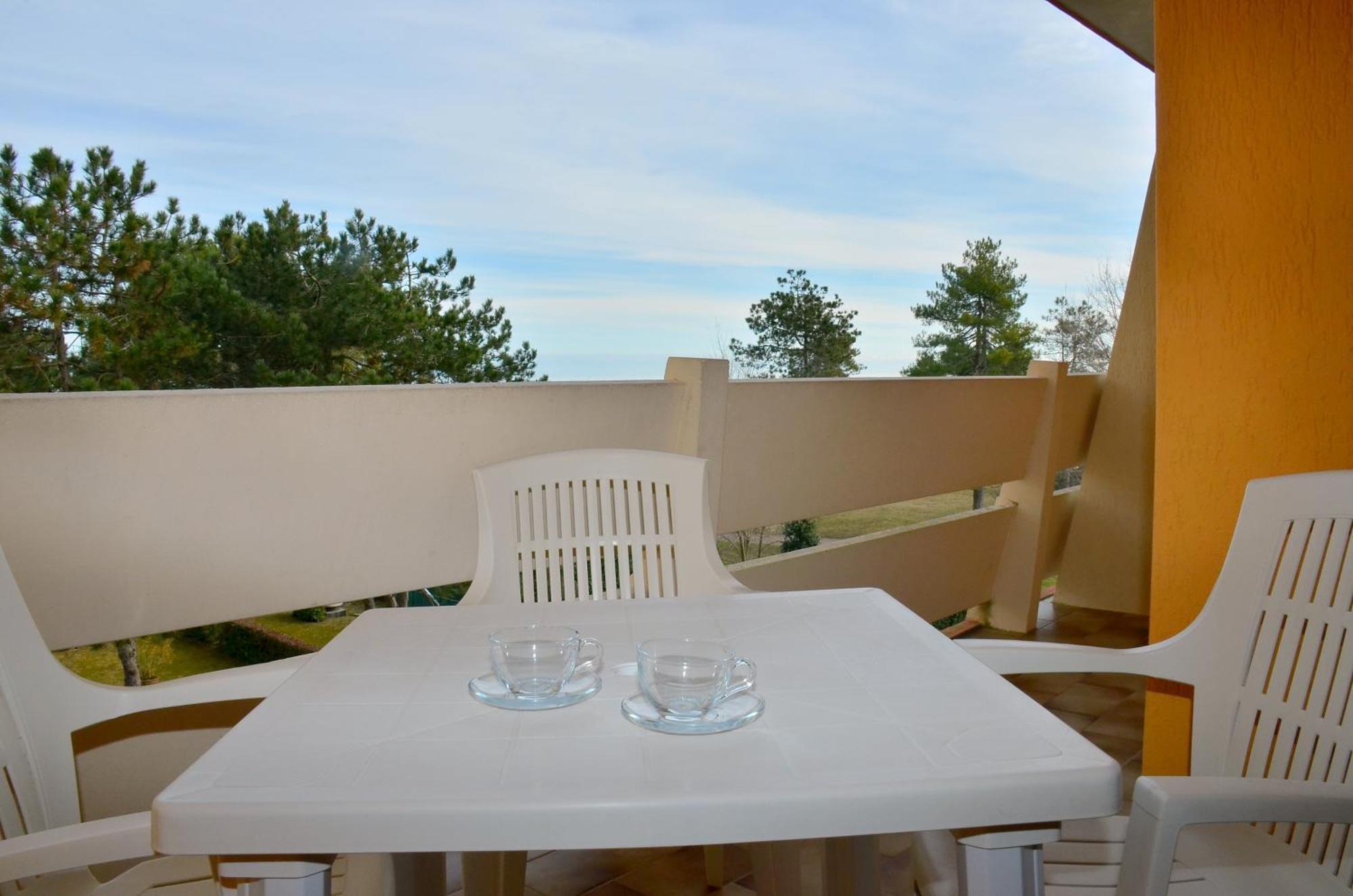 Condominio Carina Sud Бибионе Екстериор снимка