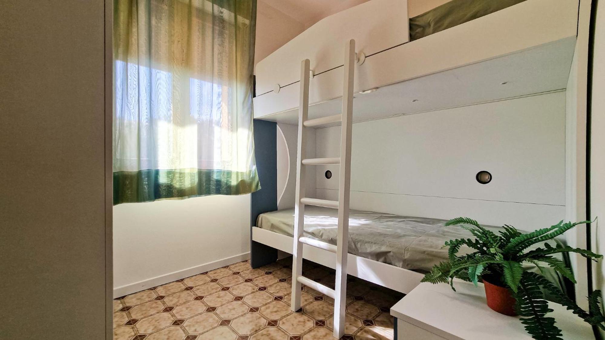 Condominio Carina Sud Бибионе Екстериор снимка