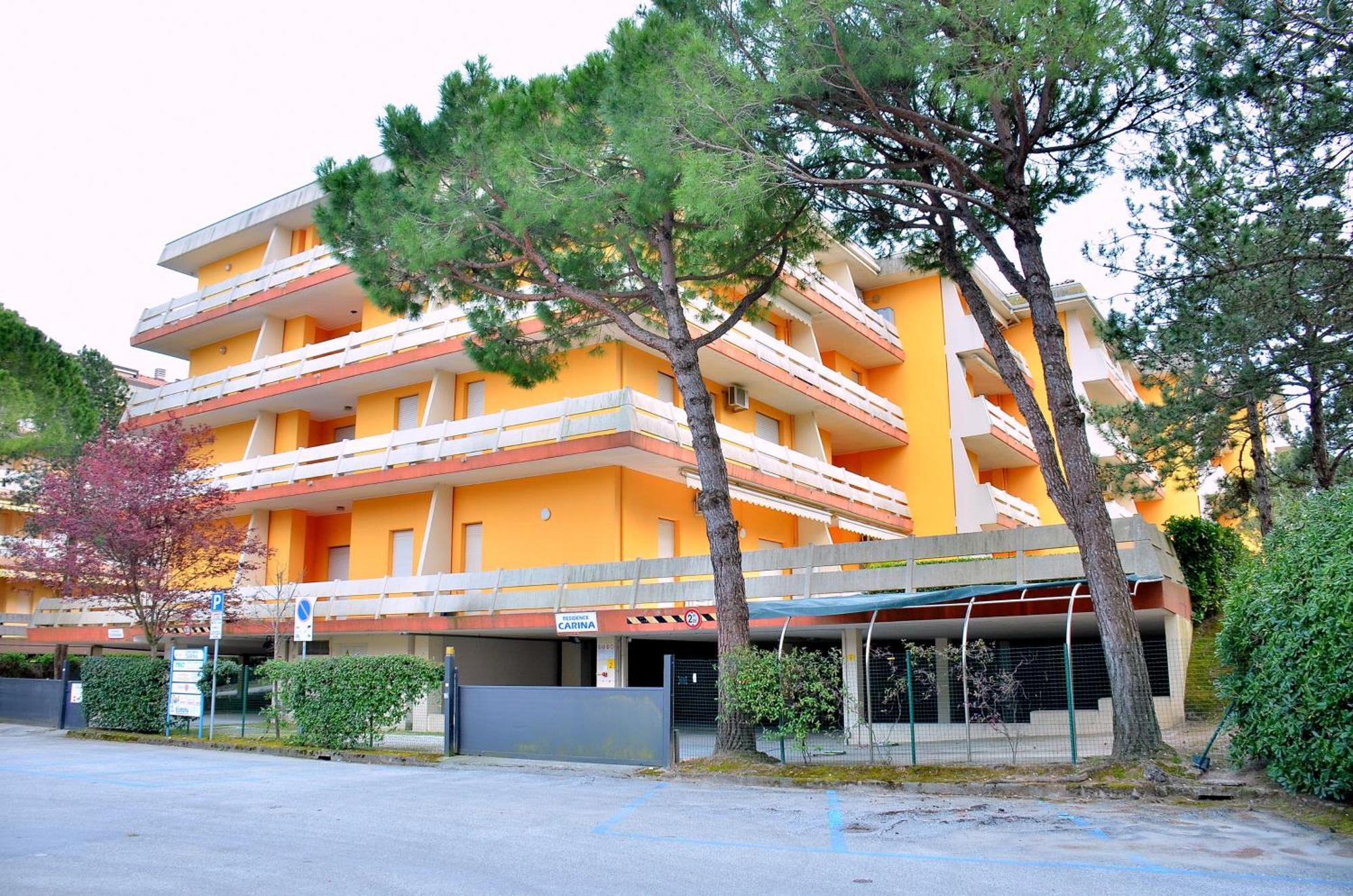 Condominio Carina Sud Бибионе Екстериор снимка